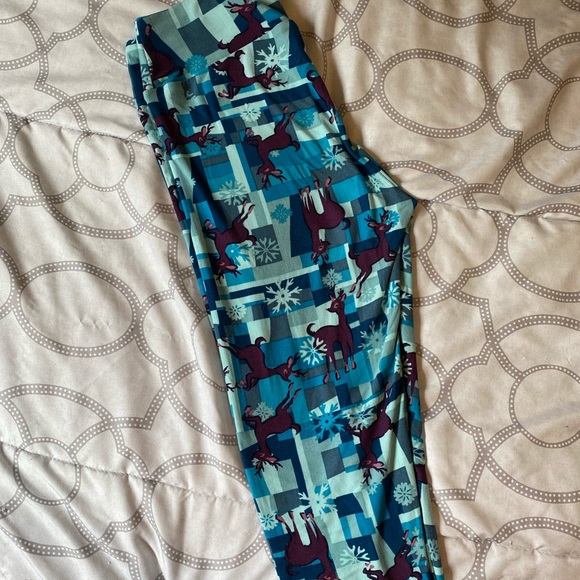 2/$18 🎉 LuLaRoe Holiday Leggings - Picture 2 of 3